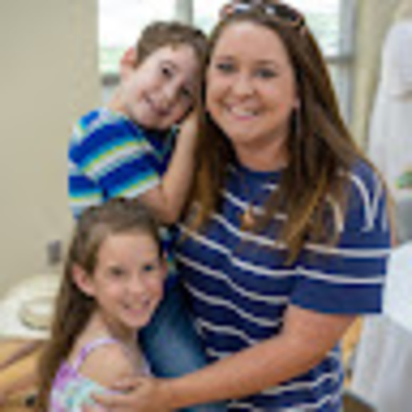 Meet your Posher, Amanda - Picture 1 of 1